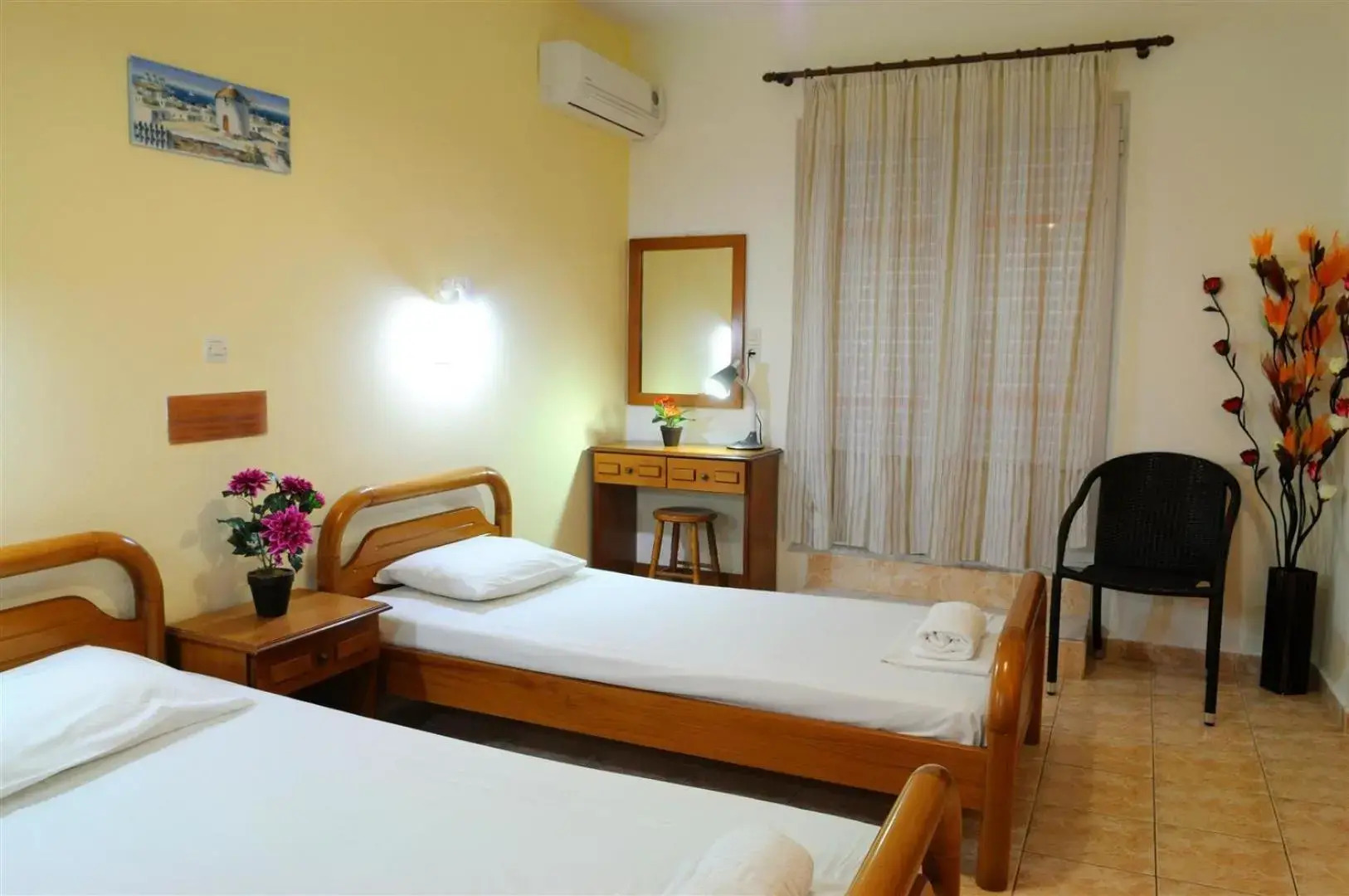 Nikos 2 Studios & Apartments