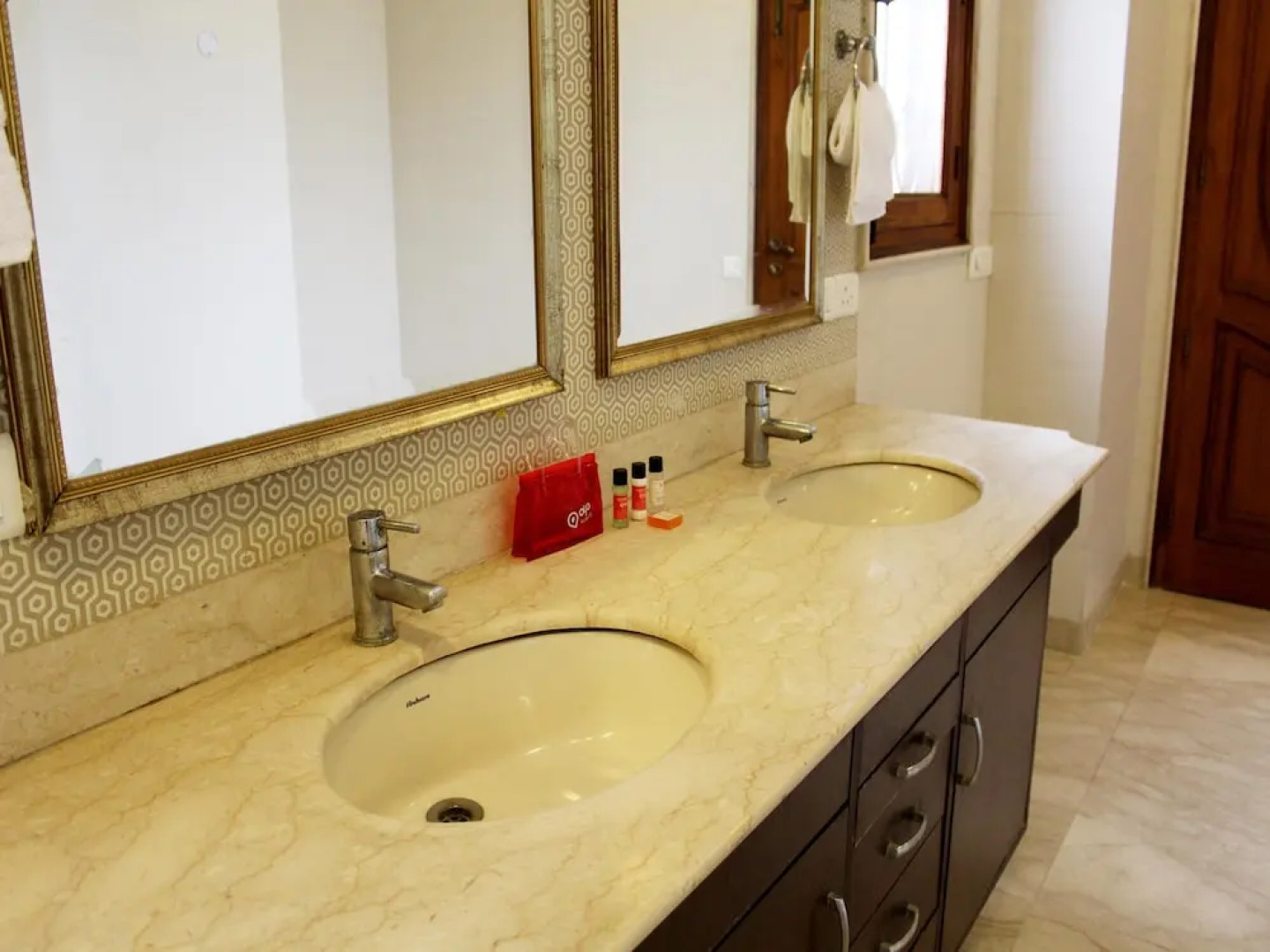 Oyo 1450 Hotel Ashray