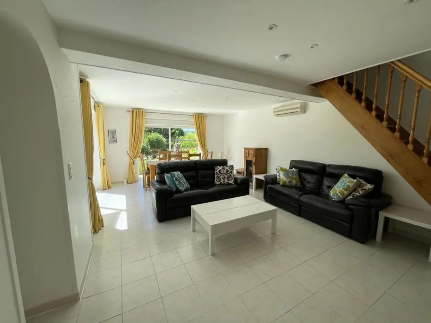 Beautiful 4 bedroom country cottage sleeps 7