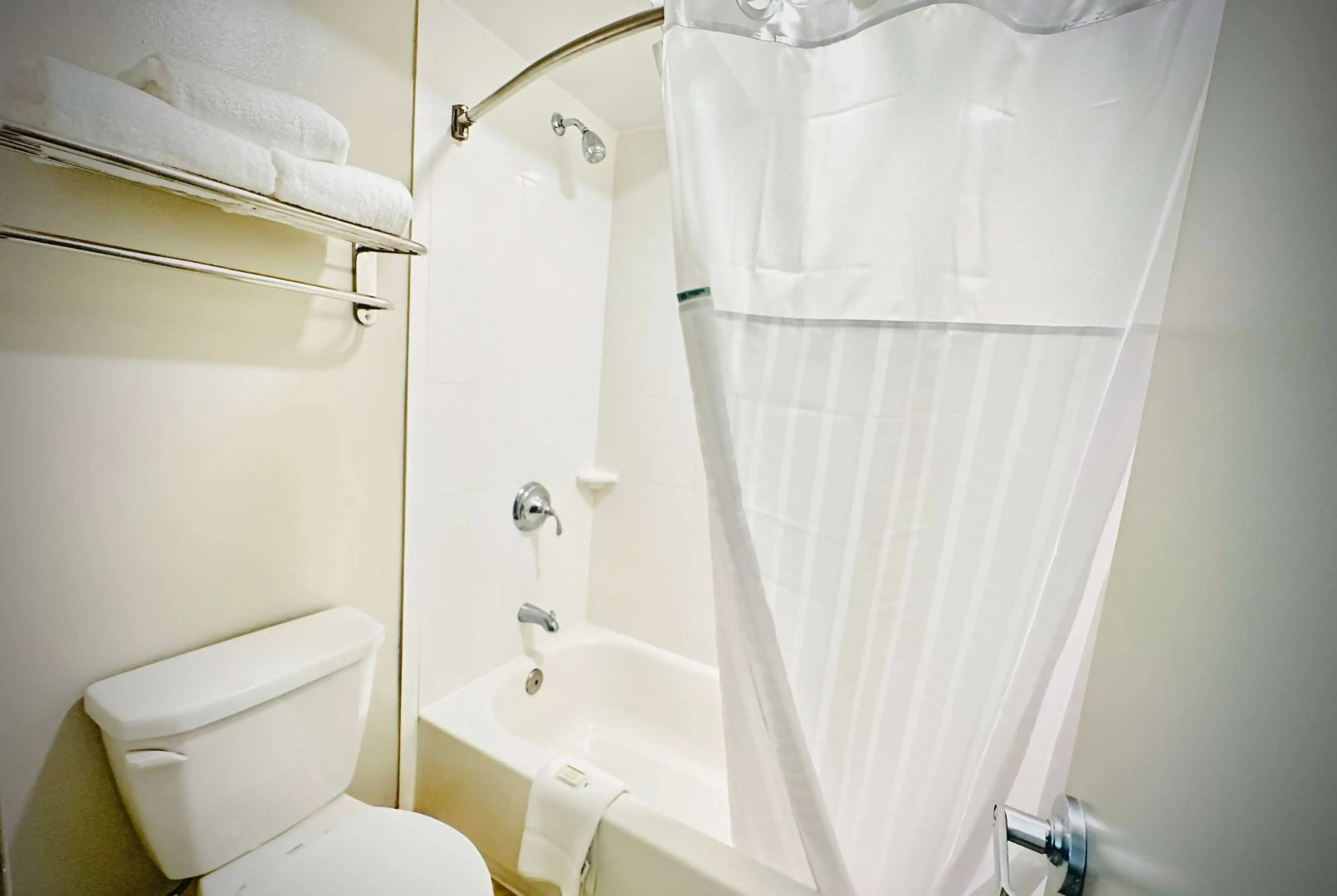 Days Inn by Wyndham WestEnd Alexandria,VA Washington DC Area