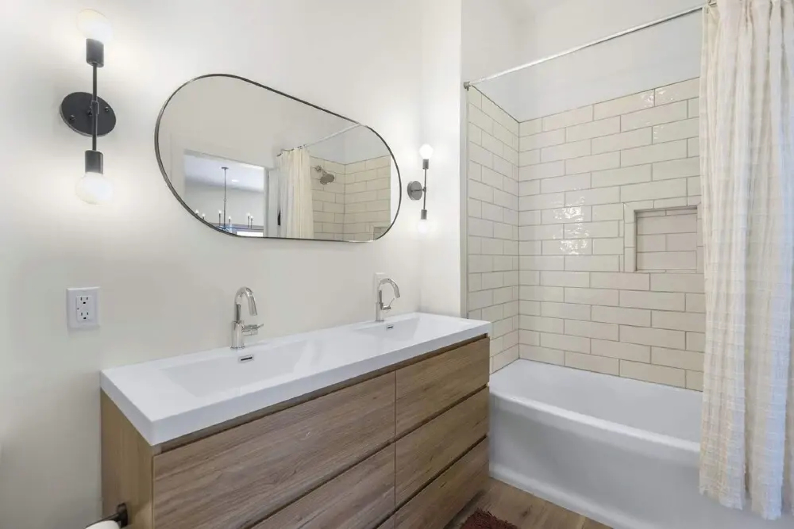 Big Bear Bungalow Stay on Ozark Waterfront