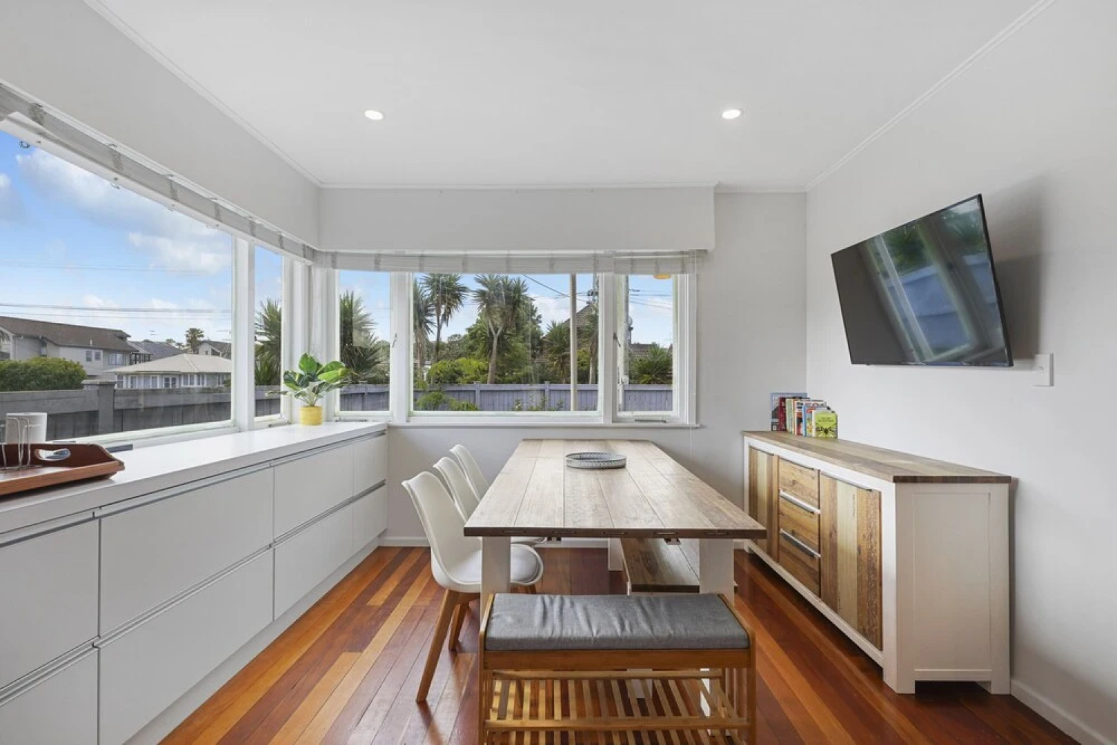 Amazing Home By Beach - Aircon-ed