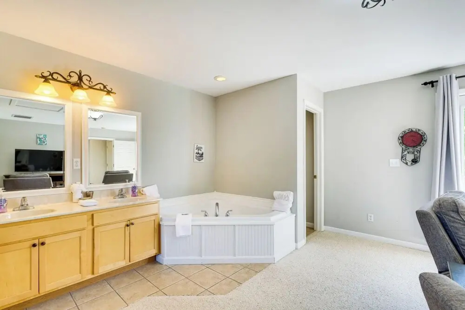 Taylorsville Lake Cottage Rental w/ Hot Tub!