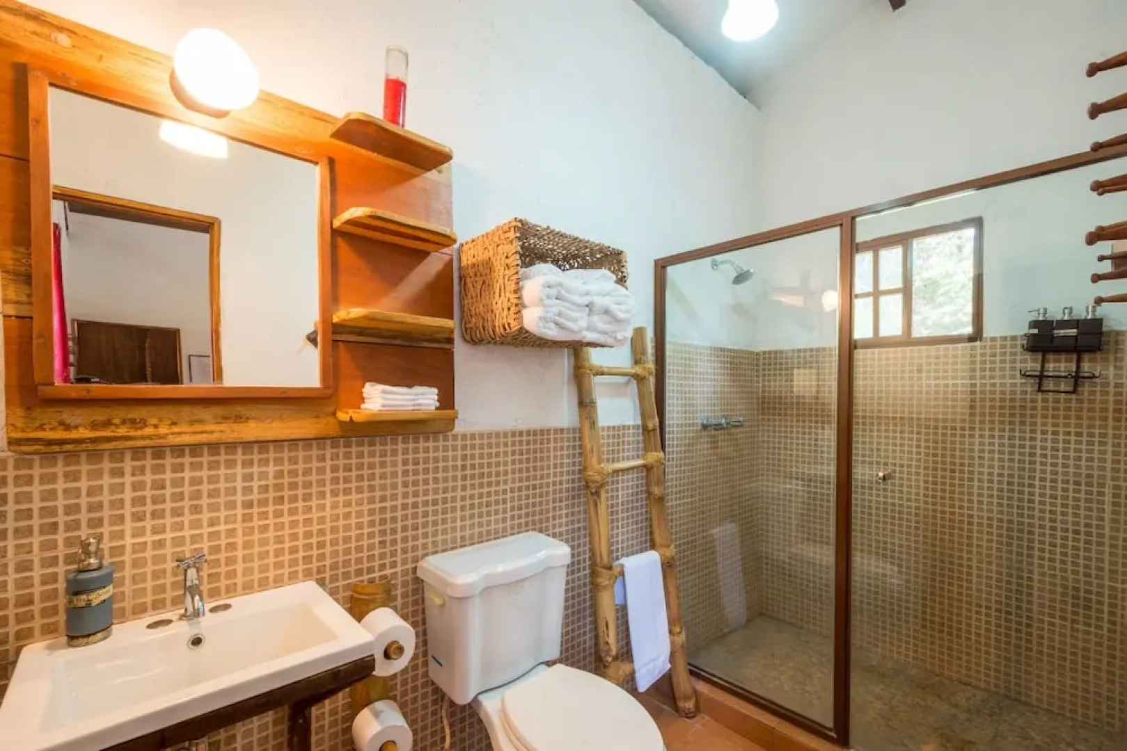 Istmo Yoga and Adventure Retreat