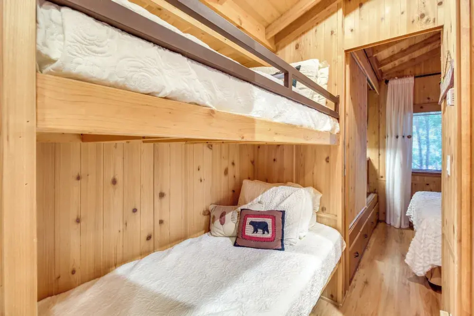 Hike & Fish: Cozy Cabin w/ Patio in Show Low!