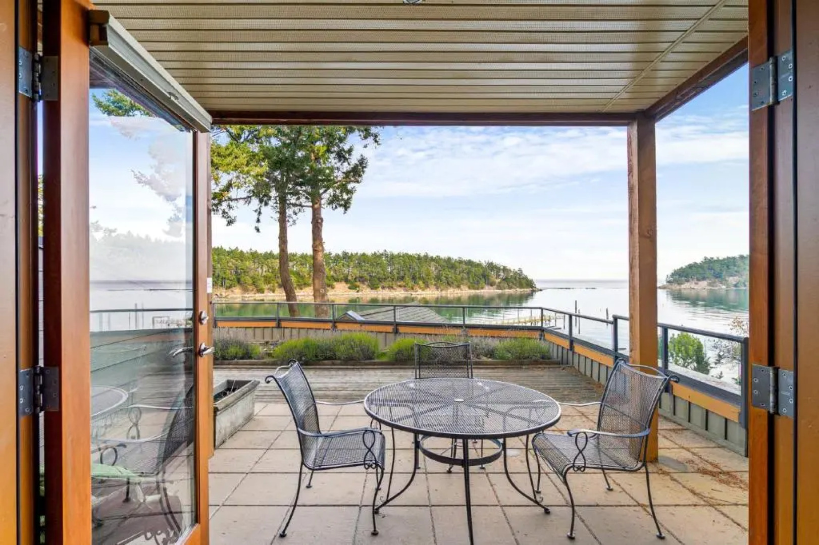 Mayne Island Resort