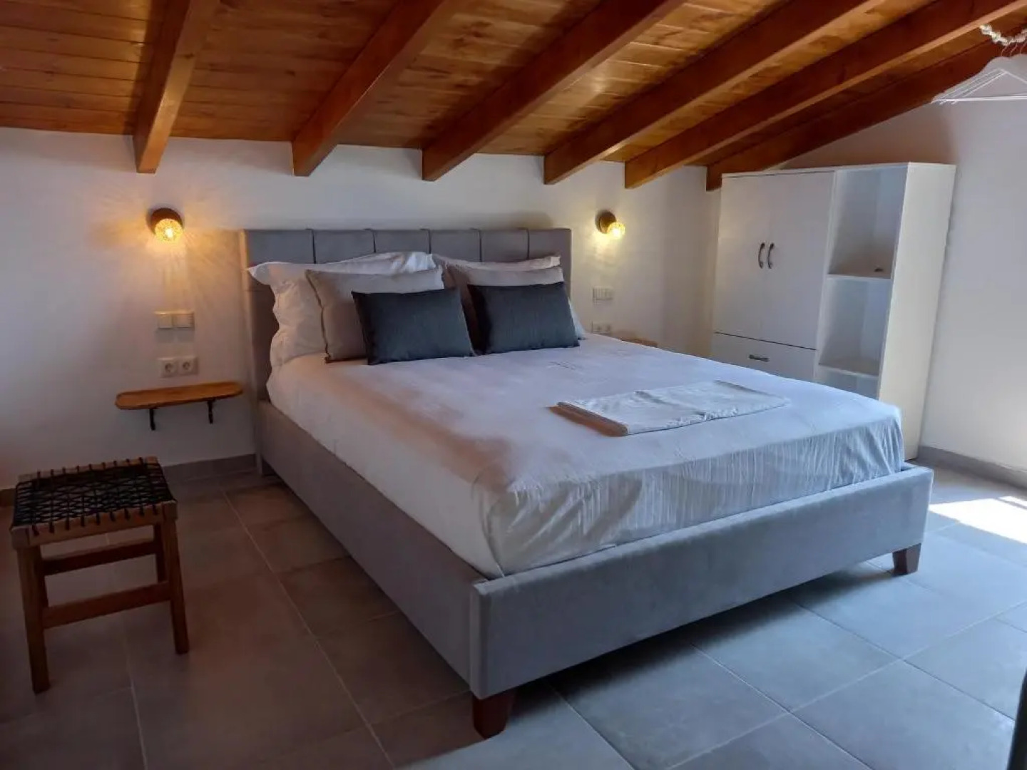 Koroni Stone House, newly built studios by the sea