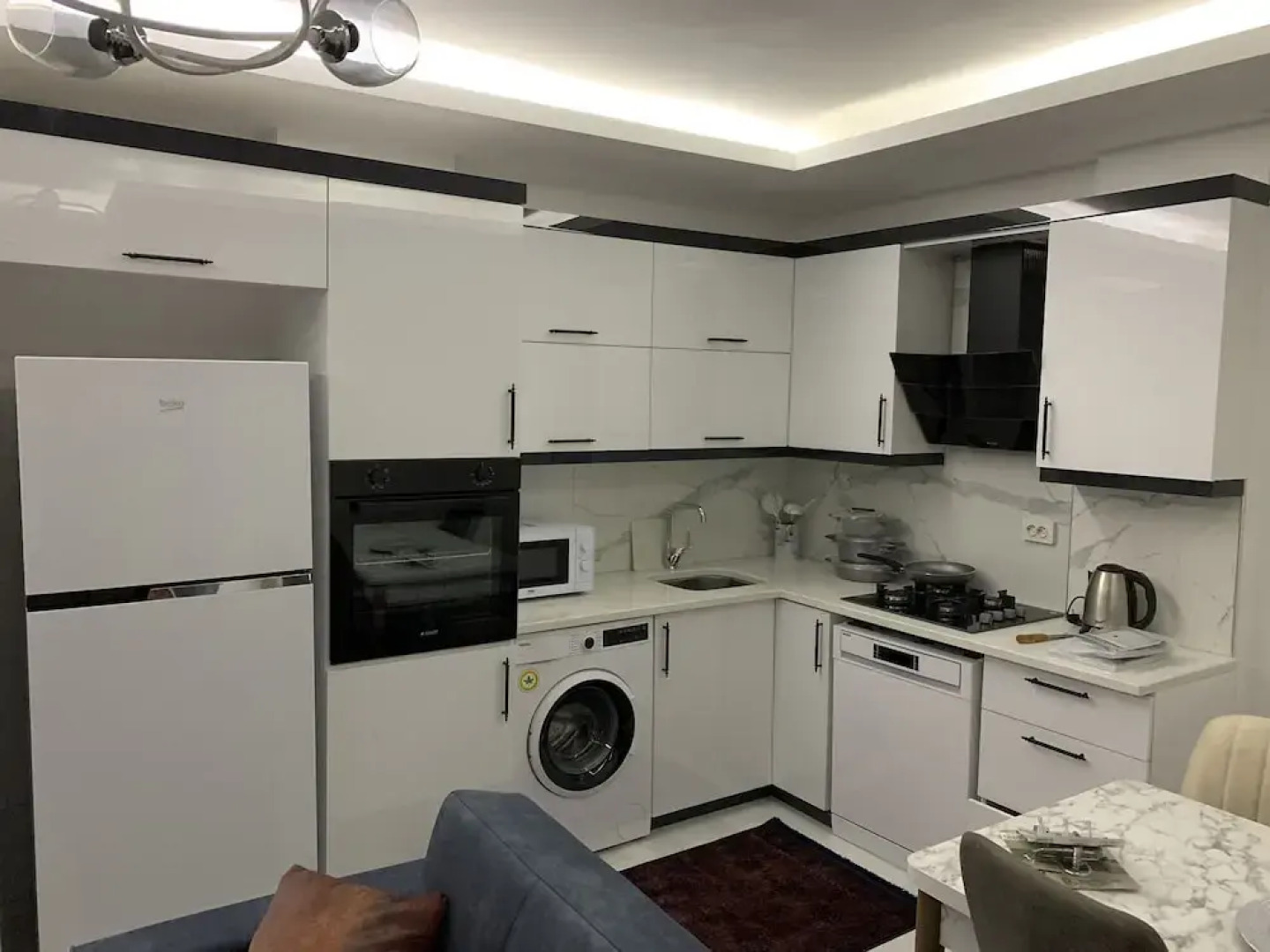 Aslan Apartments