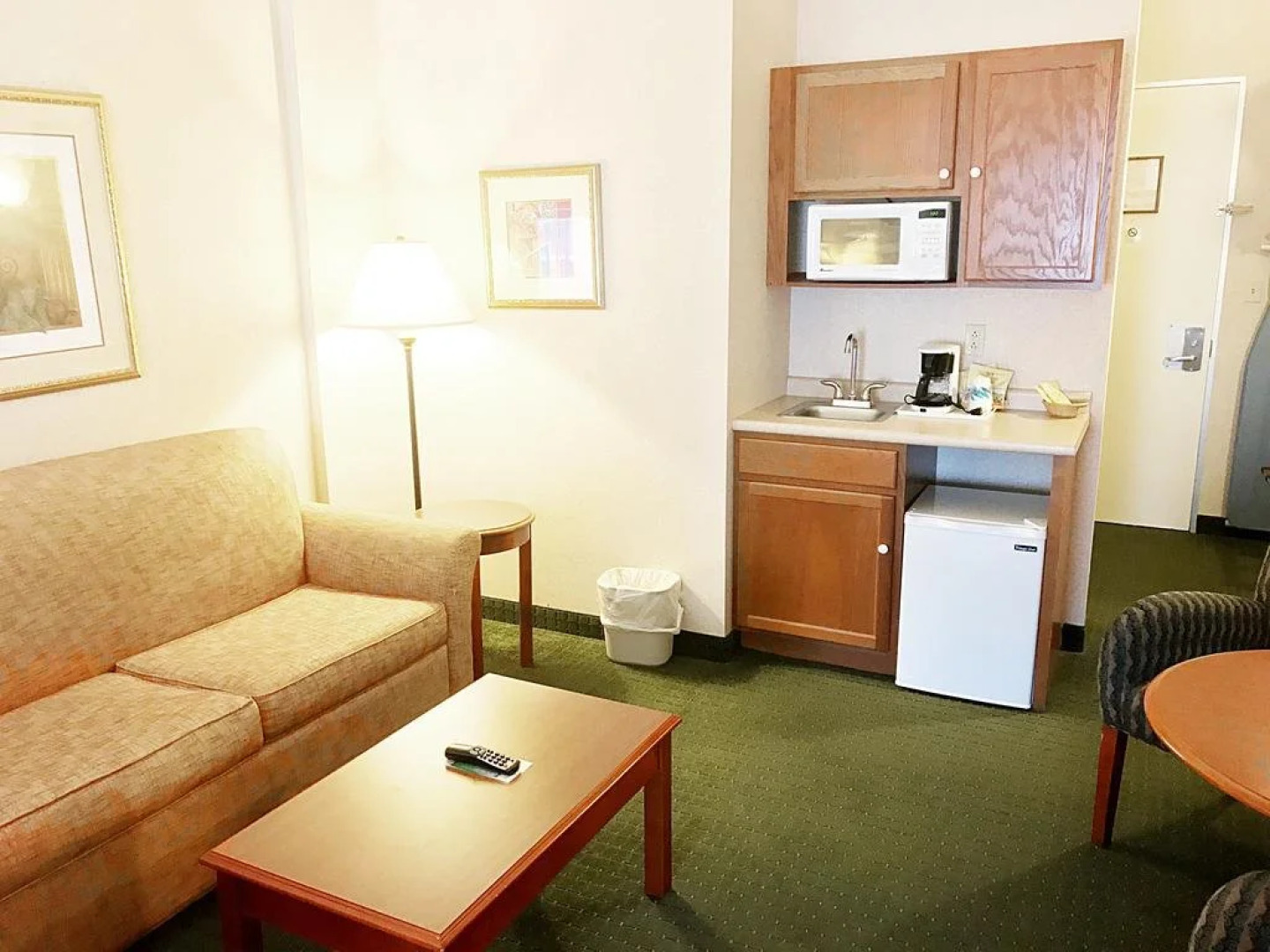 White River Inn and Suites