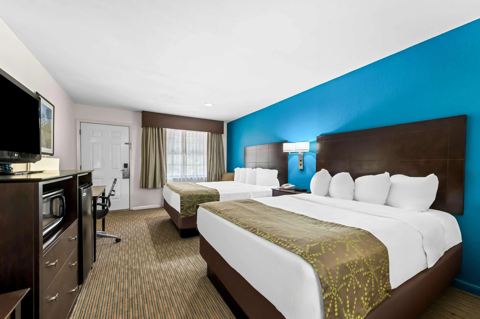 Best Western Delhi Inn