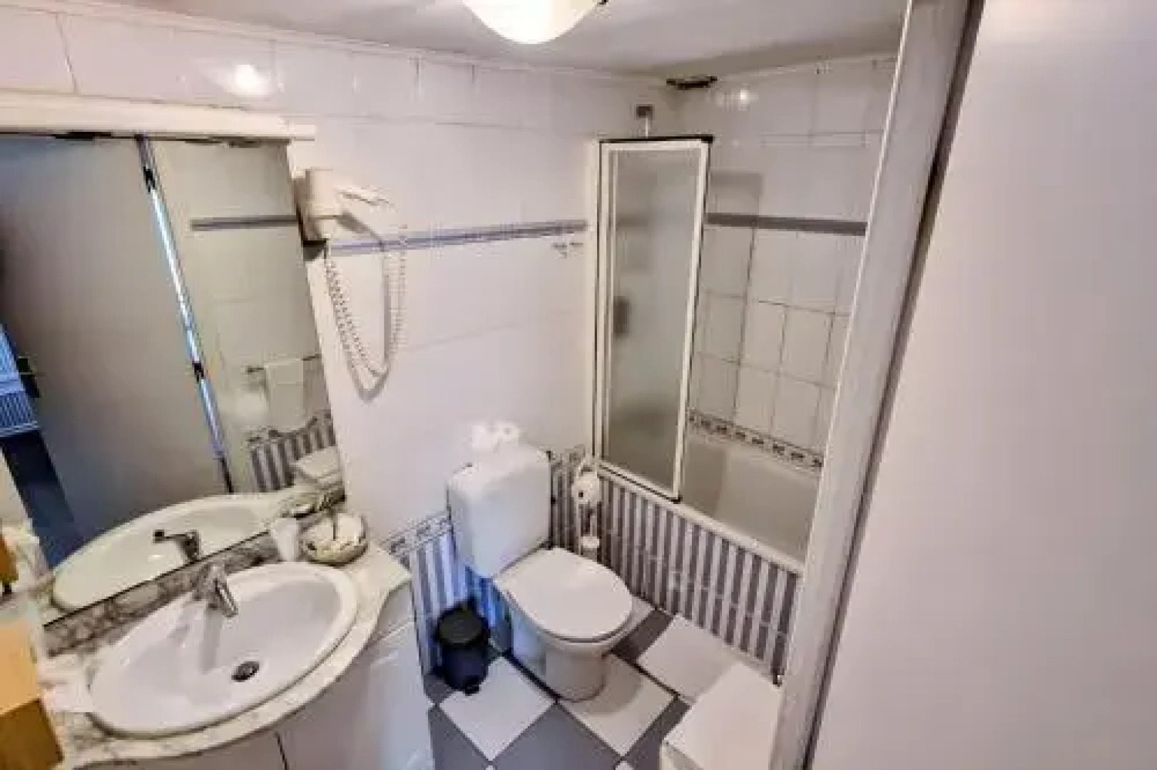 Royal Hotel-Restaurant Bonhomme