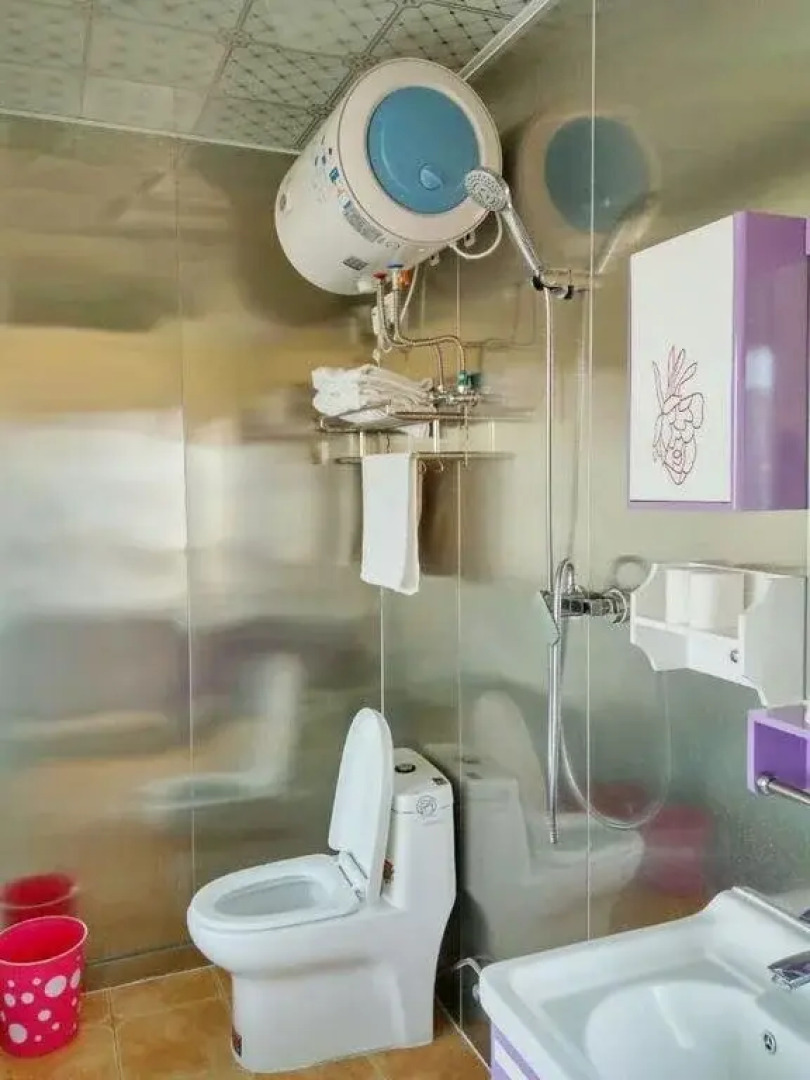 Xinglong Jiahong Inn