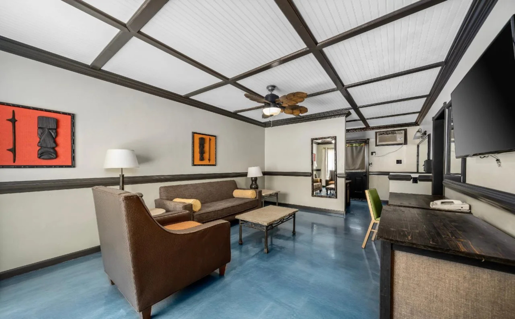 Caliente Tropics Hotel