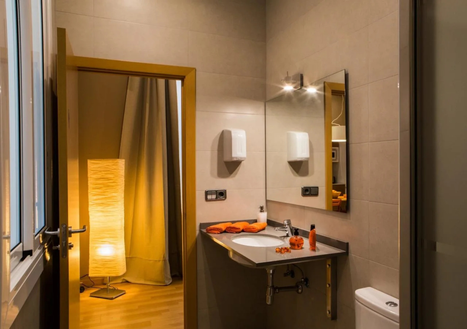 Born Barcelona Hostel