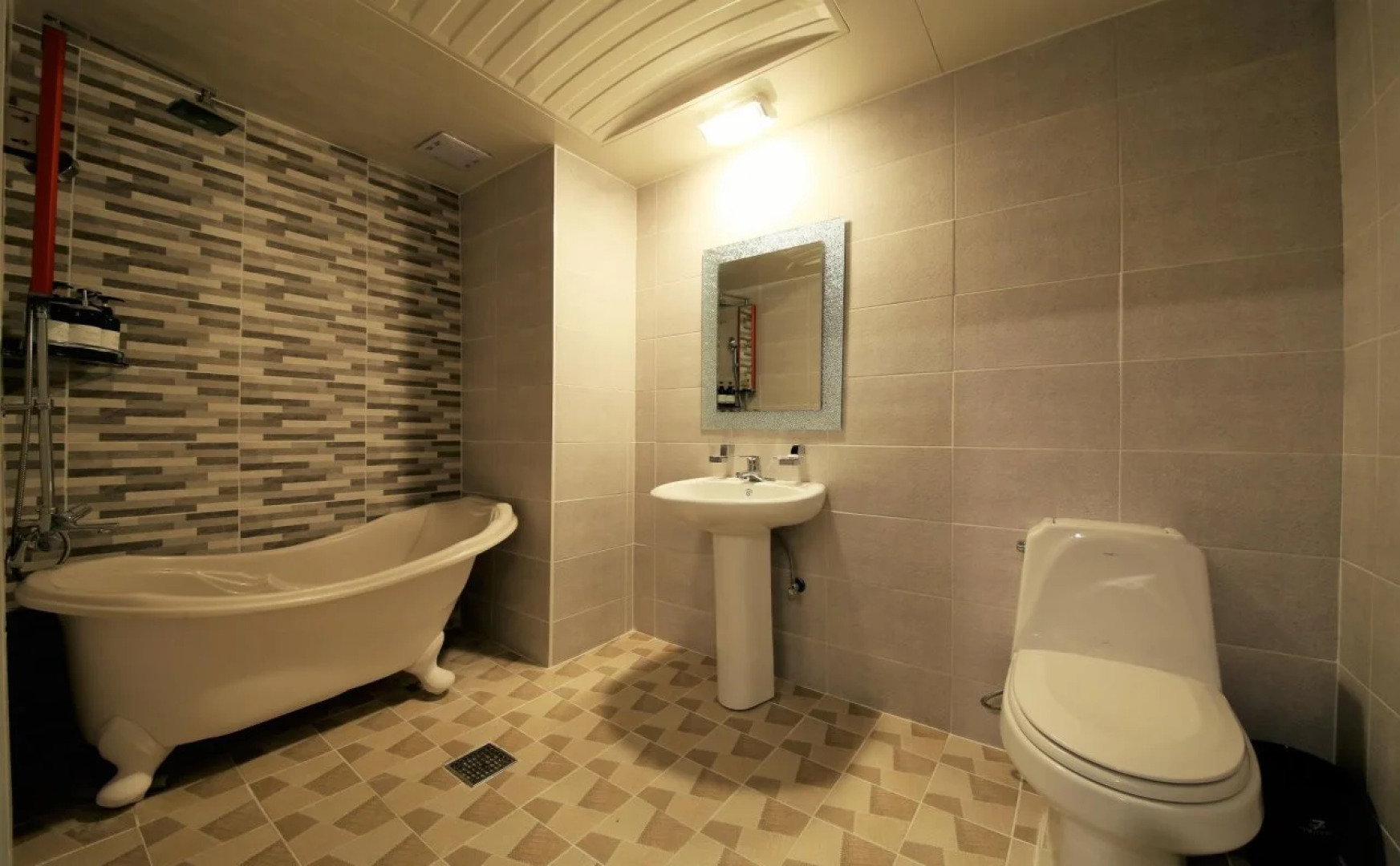 Pohang Jukdo Market The Seven