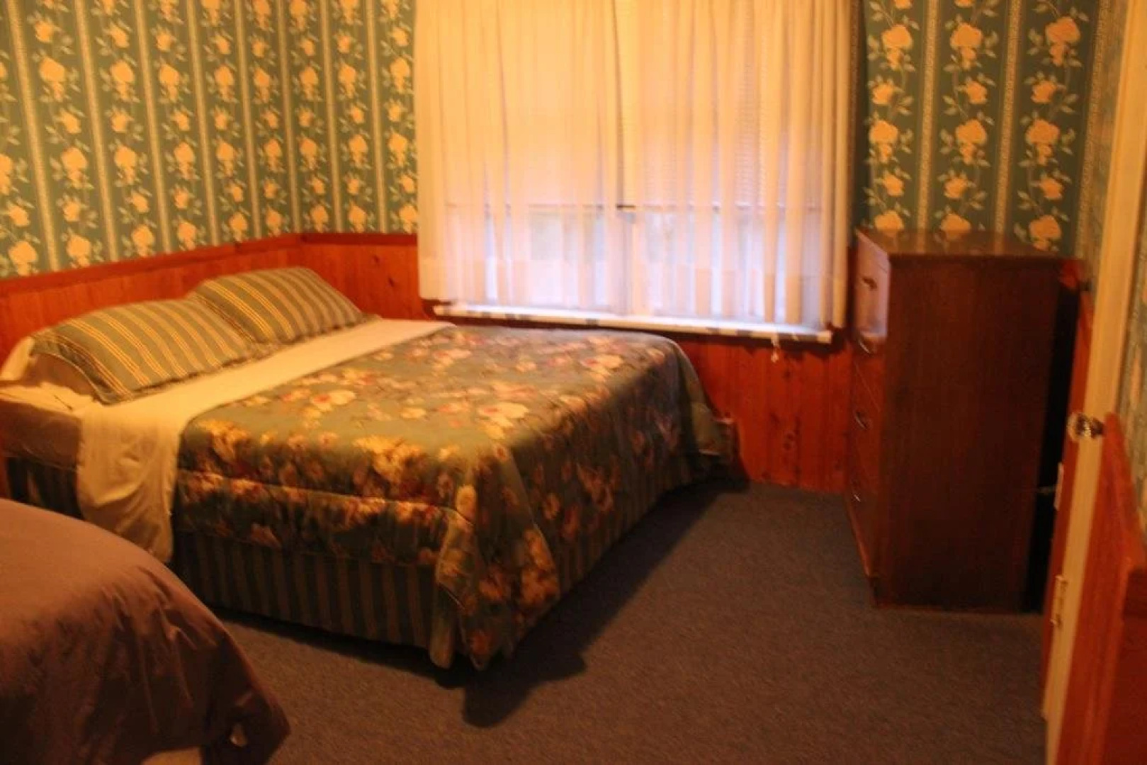 Port Renfrew Country Cottage