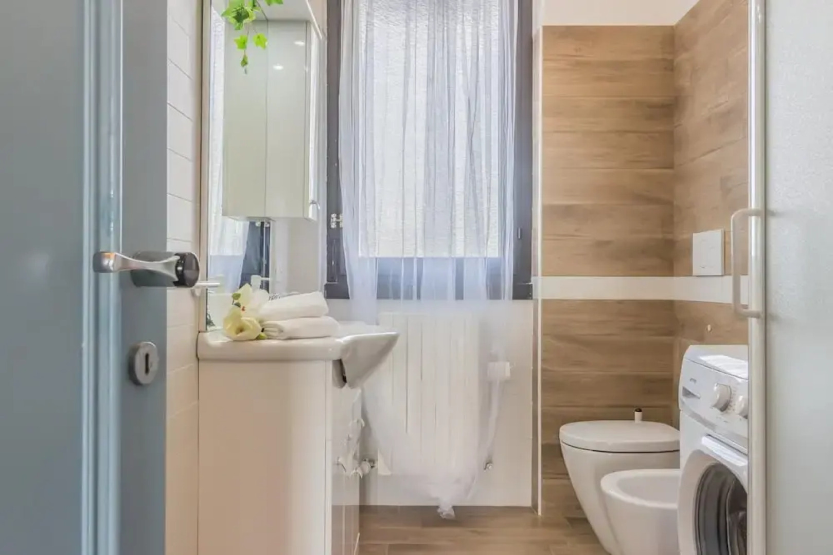 Blu al Lago in Lierna