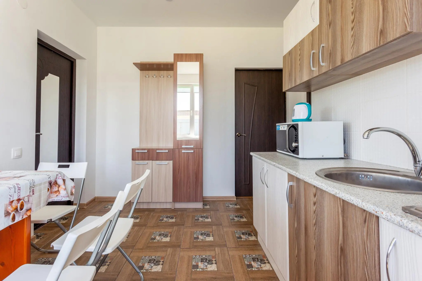 Азов Холидей