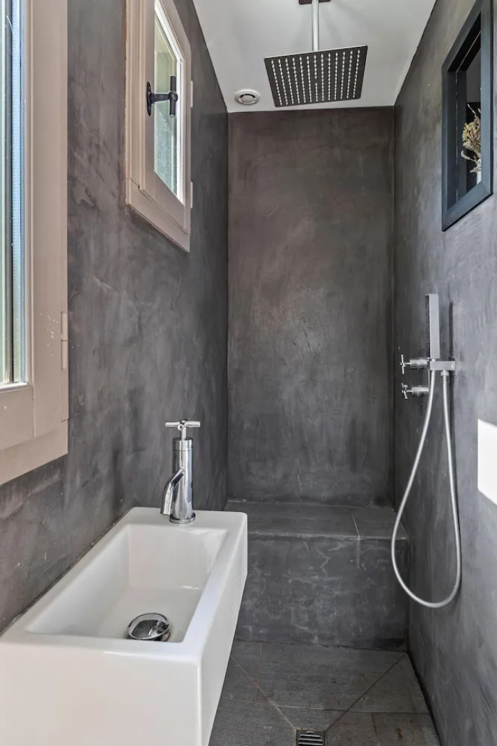 Villa With 5 Bedrooms in L'isle-sur-la-sorgue, With Private Pool, Furn