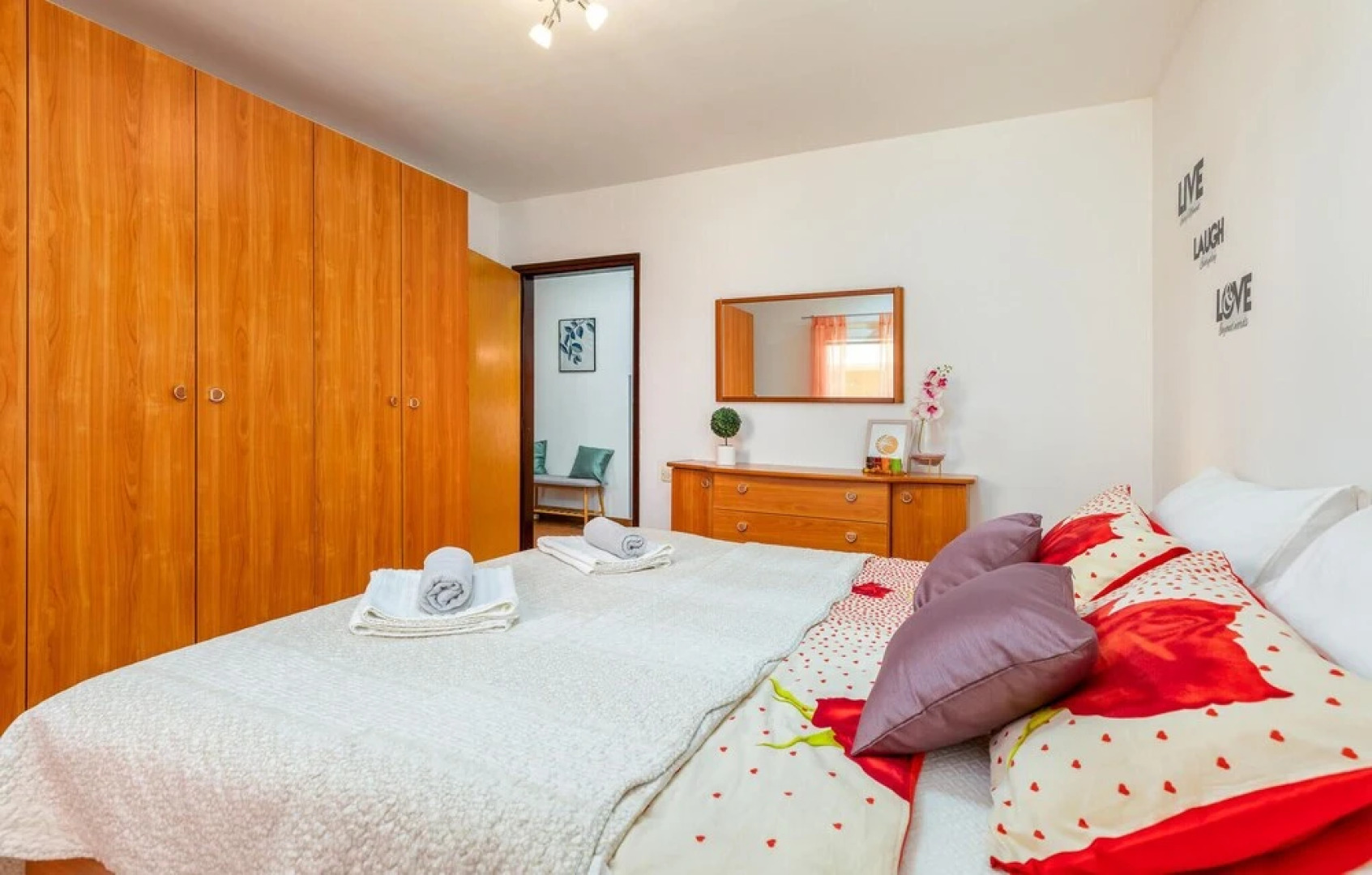 Nice Home in Valbandon with Hot Tub, WiFi & 2 Bedrooms