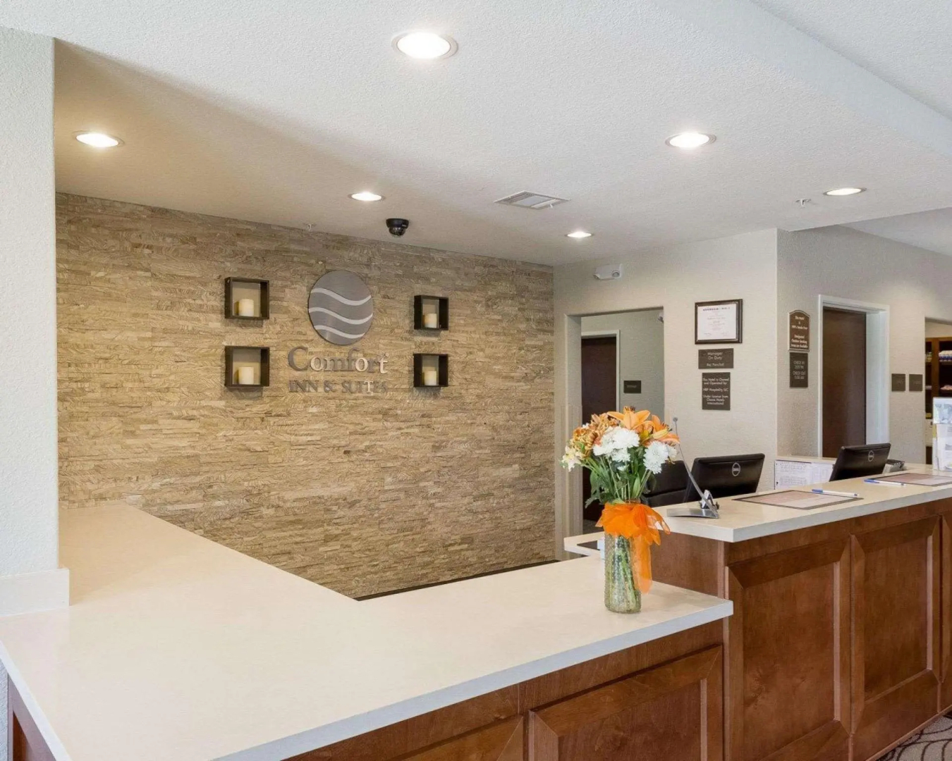 Comfort Inn & Suites Victoria North