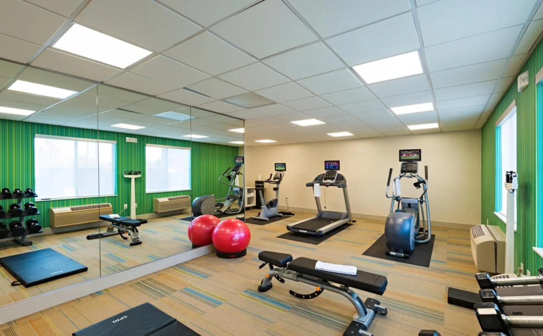 Holiday Inn Express Hotel & Suites PEORIA NORTH - GLENDALE by IHG