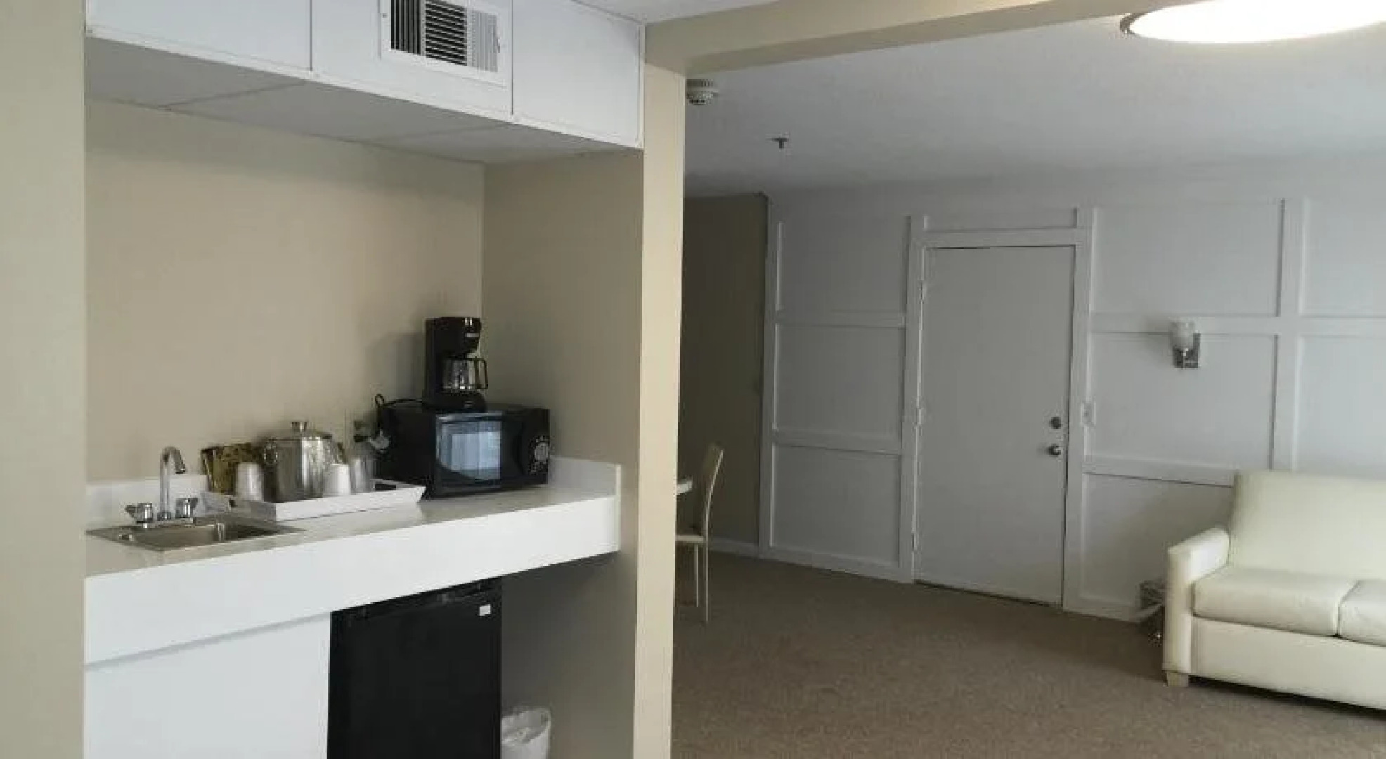 Brighton Suites Hotel