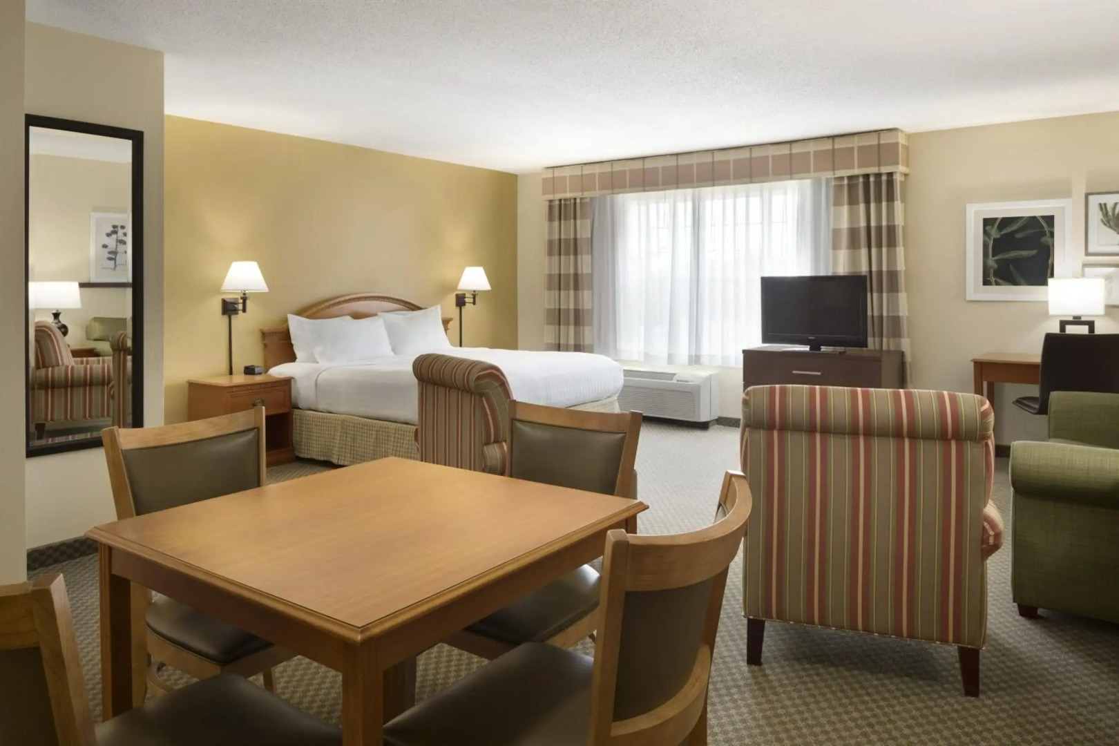 Country Inn & Suites by Radisson, Grinnell, IA