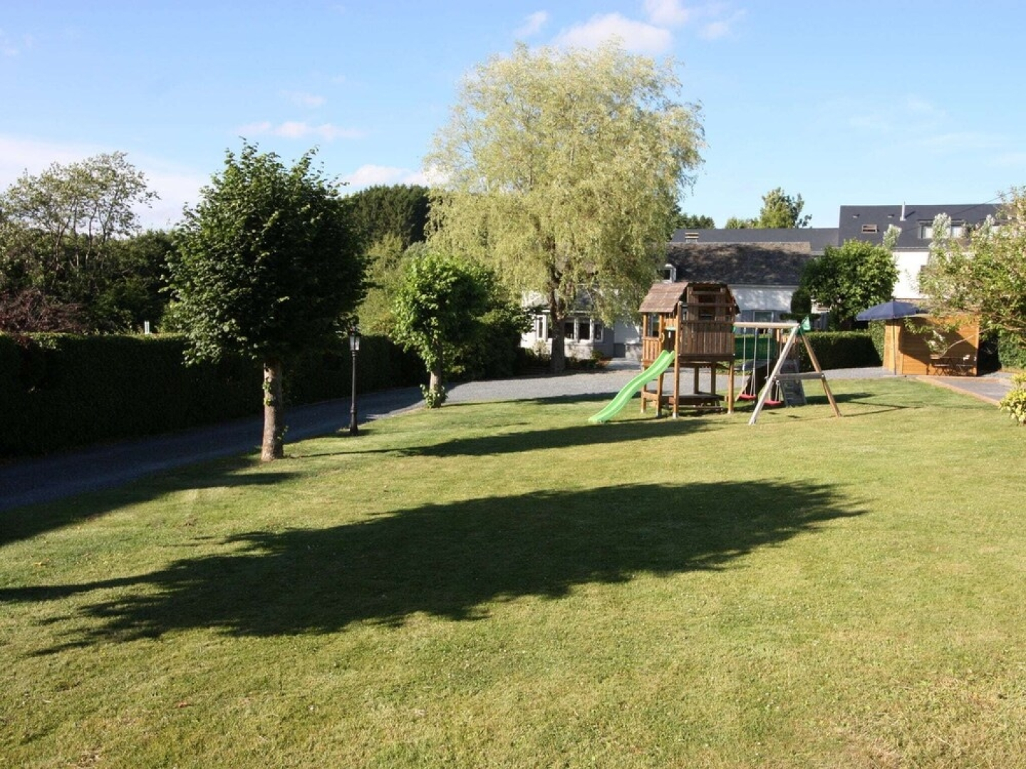 Cozy Family Home for a Meeting Between Nature And History