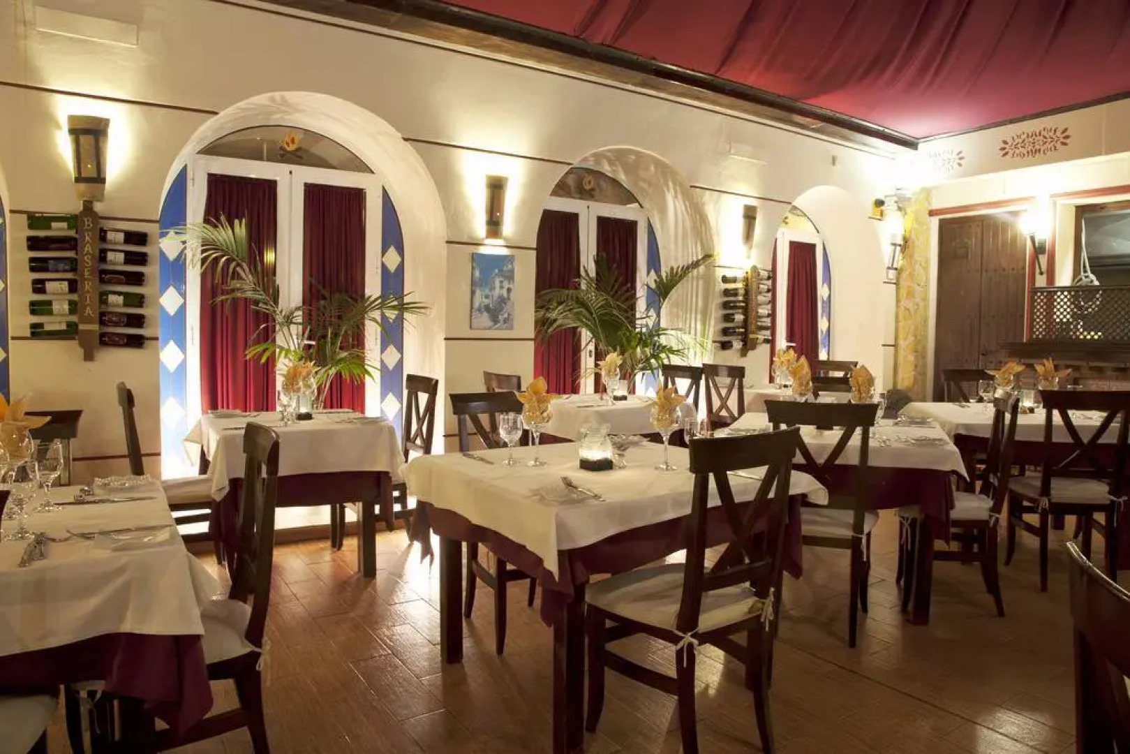 Отель Los Arcos