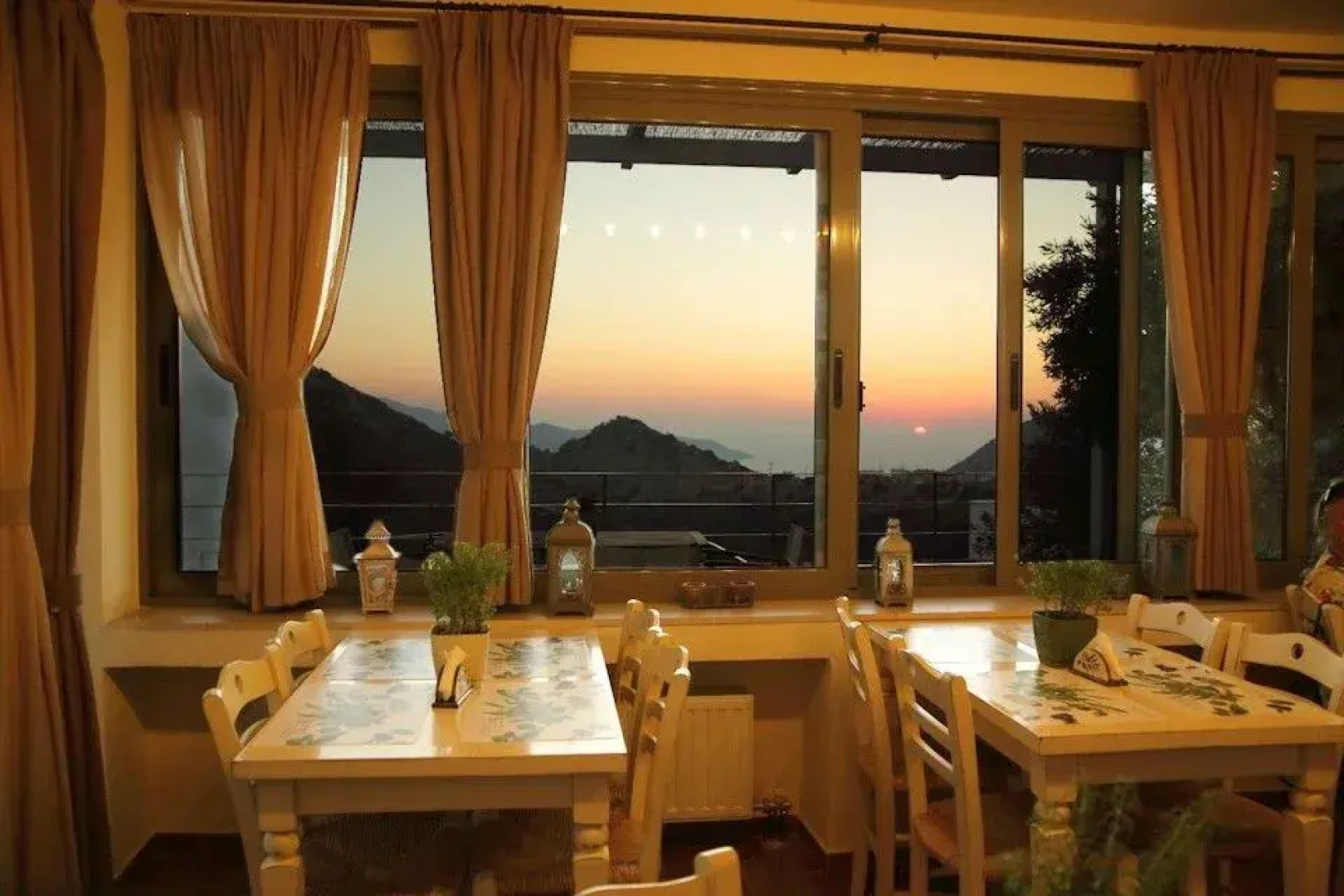 Mourtzanakis Residence