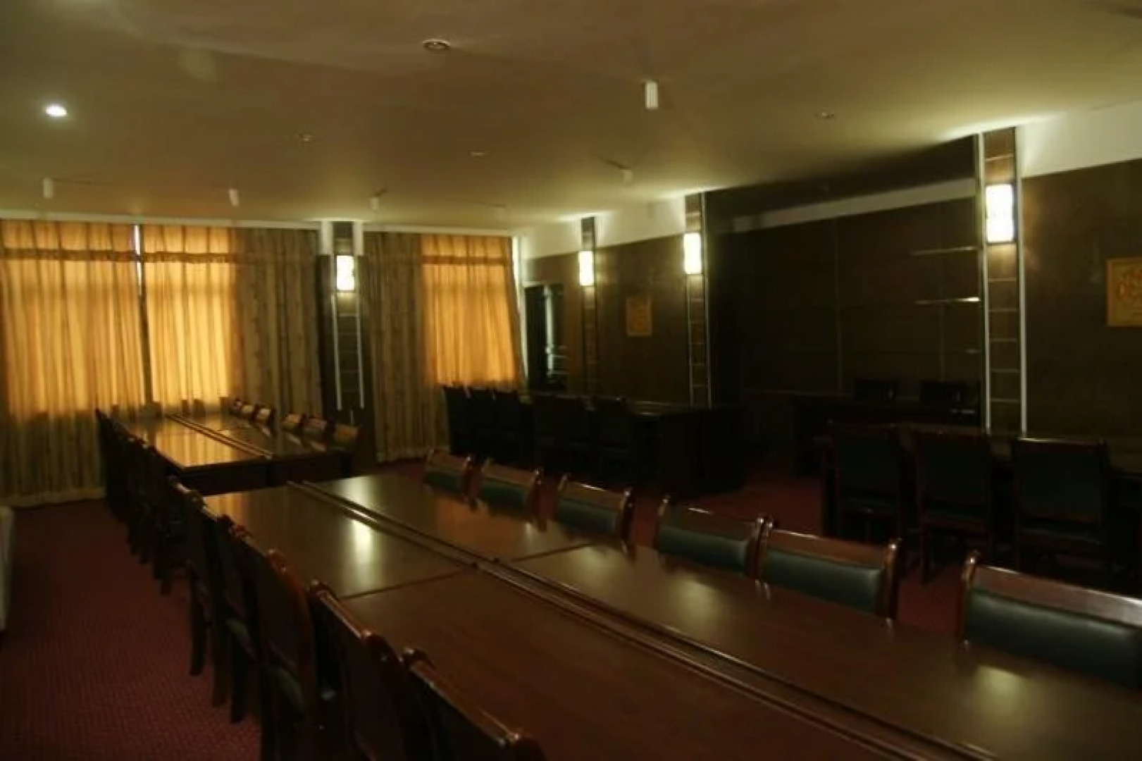 Linzhi Yujiangnan Hotel