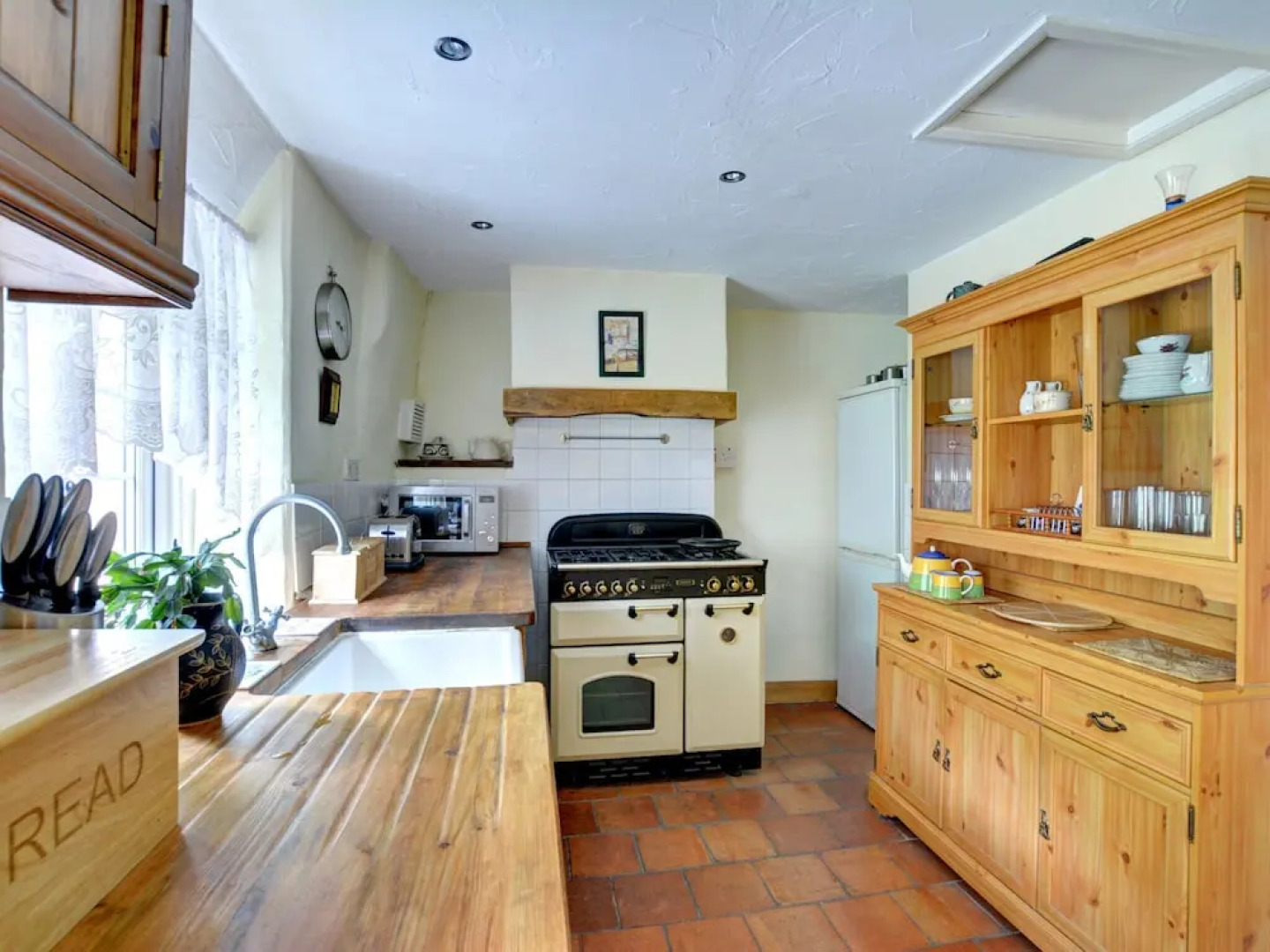 Charming Holiday Home With Lovely Garden