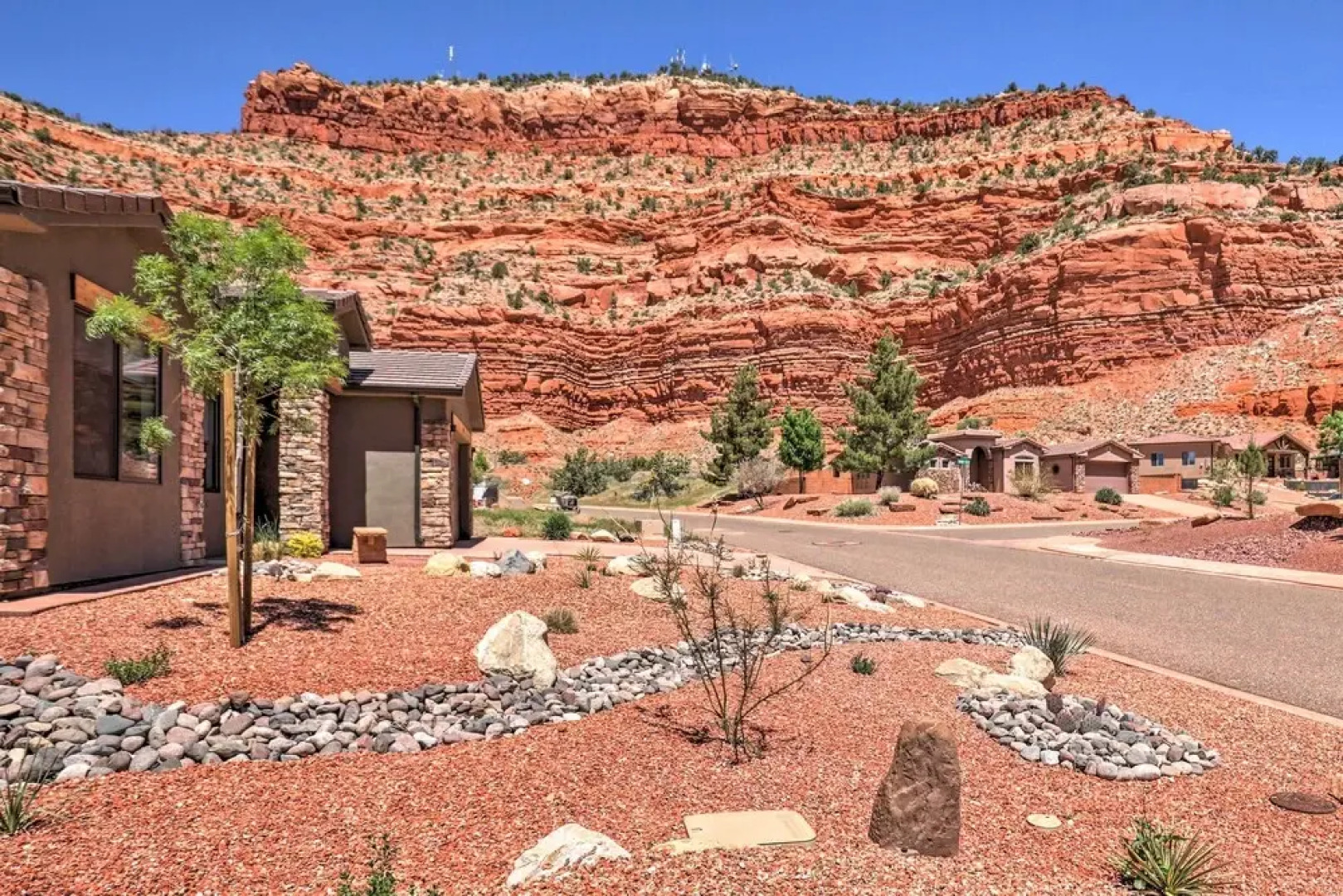 Day Trip to Zion: Home w/ Fire Pit & Pool Access