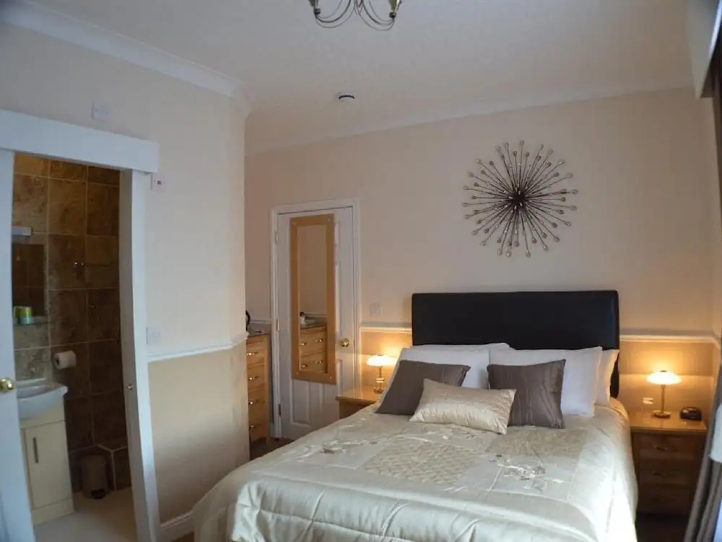 Diadem Hotel - Formerly The Shrewsbury Guest House