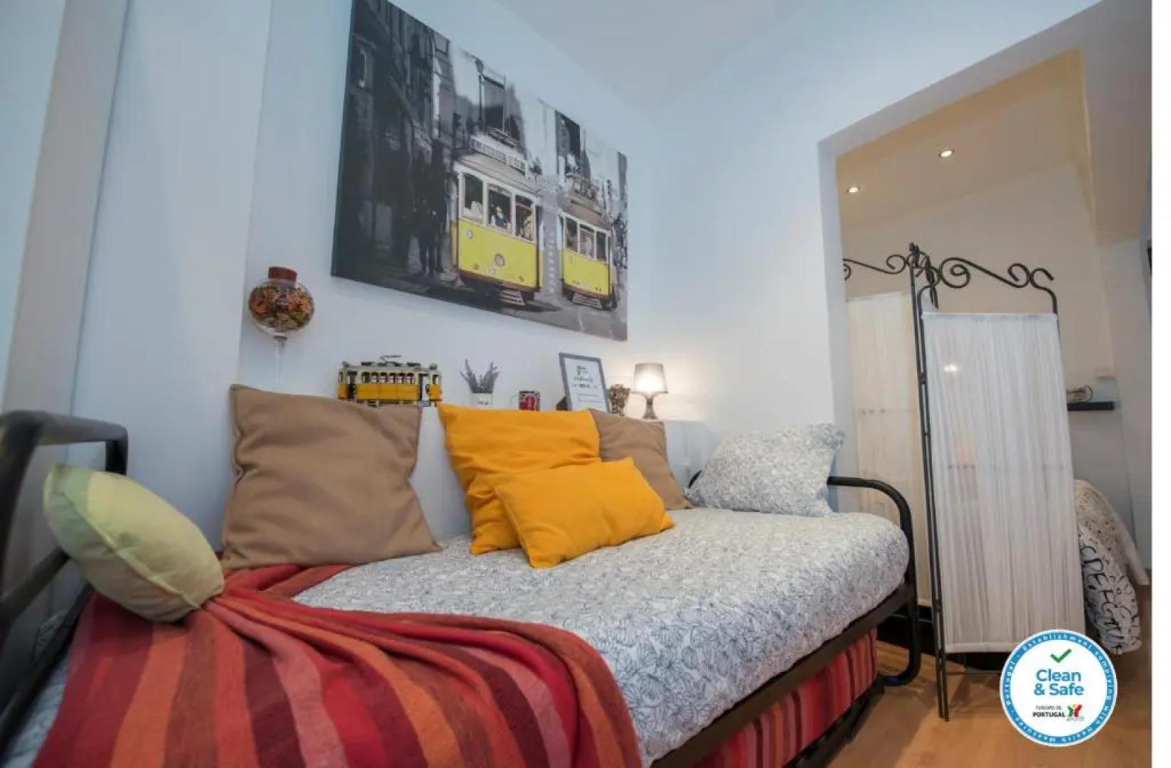 Portugal here I Come - Alfama-Castelo