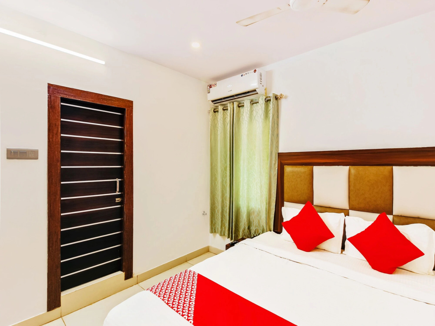 OYO 29131 Hotel MN Grand