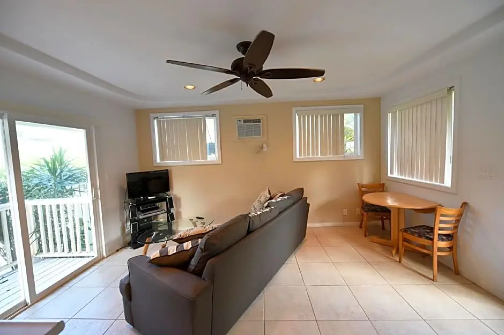 Waimanalo Beach Cottages