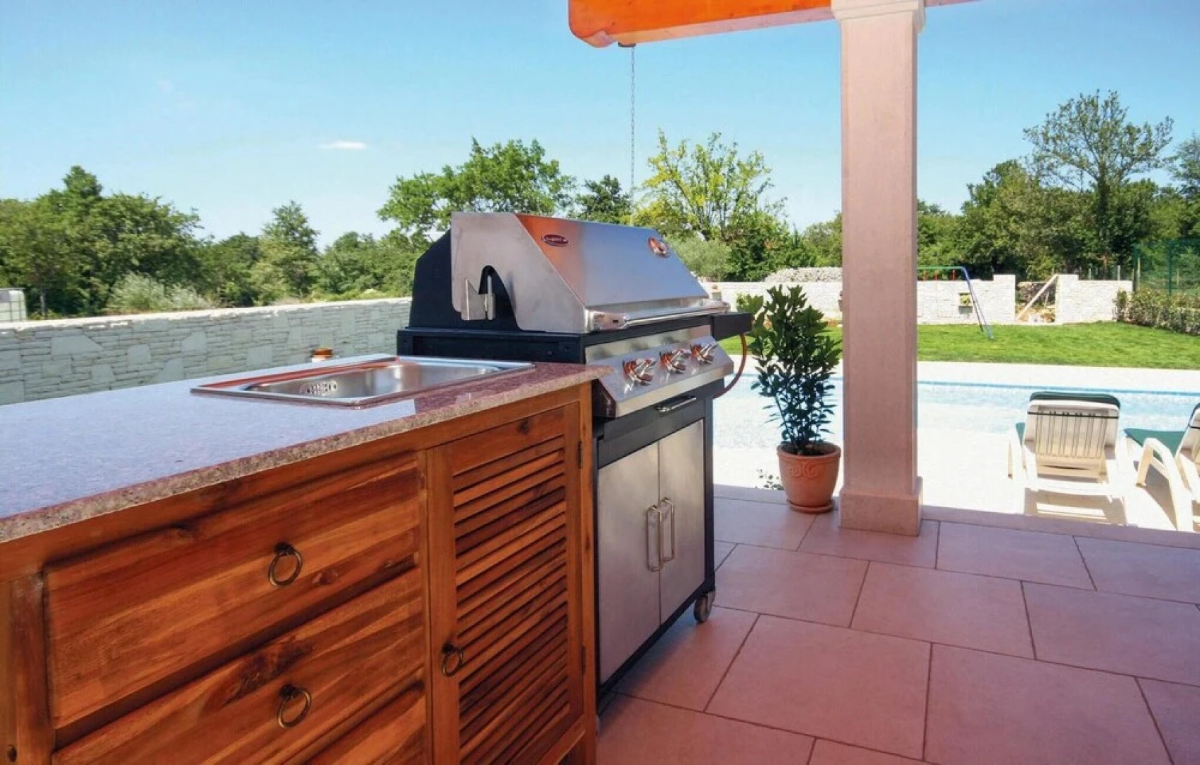 Awesome Home in Krnica With Wifi and 2 Bedrooms