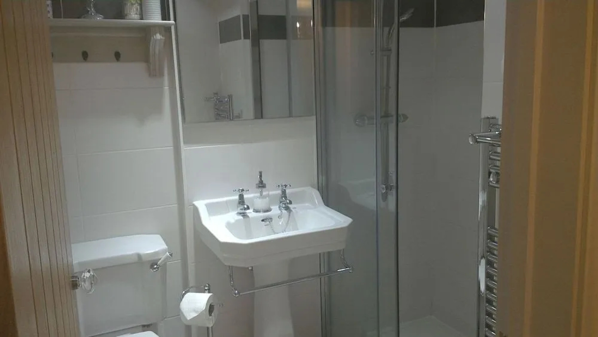 Whispering Cottages Bed and Breakfast