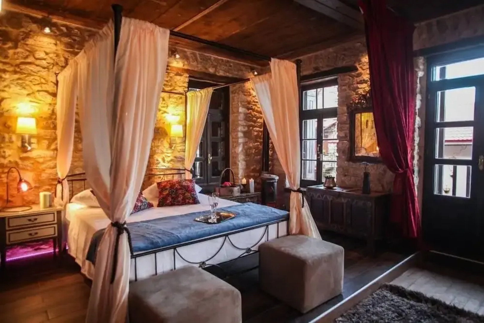 Antique Luxury Suite 65sq.m.