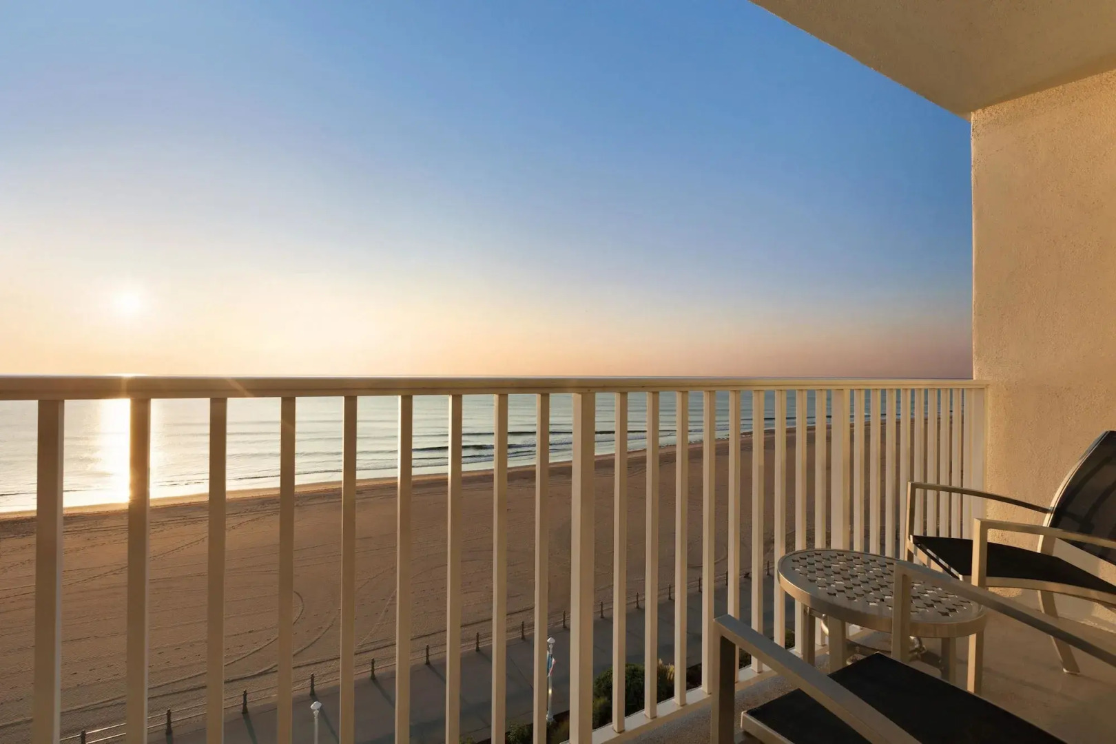 Surfbreak Virginia Beach Oceanfront, an Ascend Collection Hotel