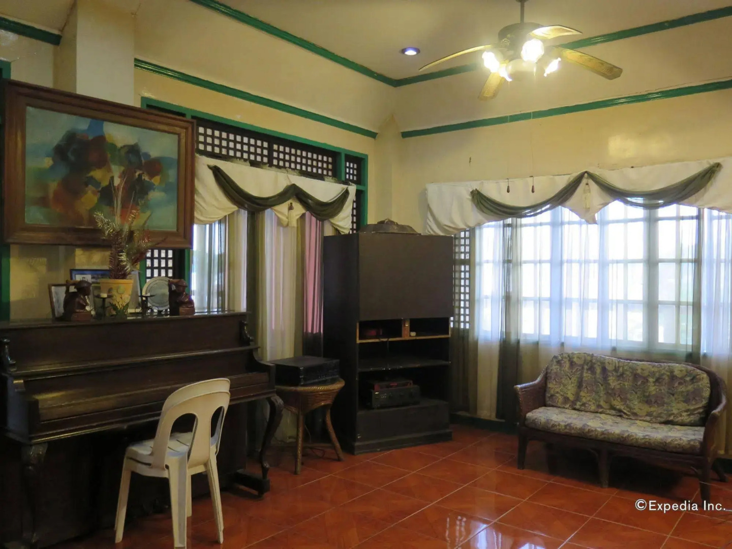 Villa Alzhun Tourist Inn and Restaurant