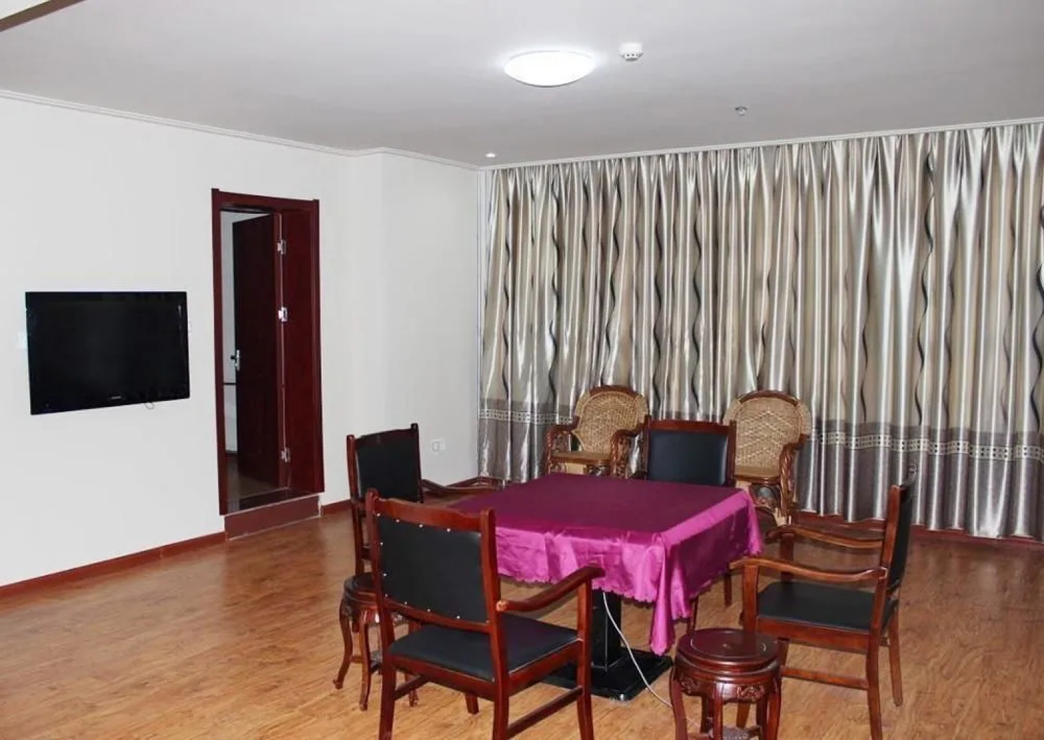 Xin Huanghe Business Hotel