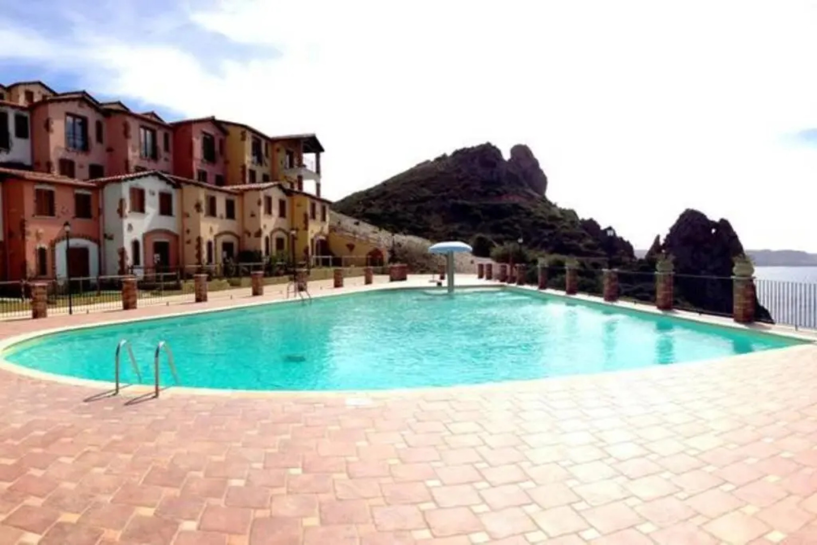 TINY HOUSE (con piscina e wi-fi)