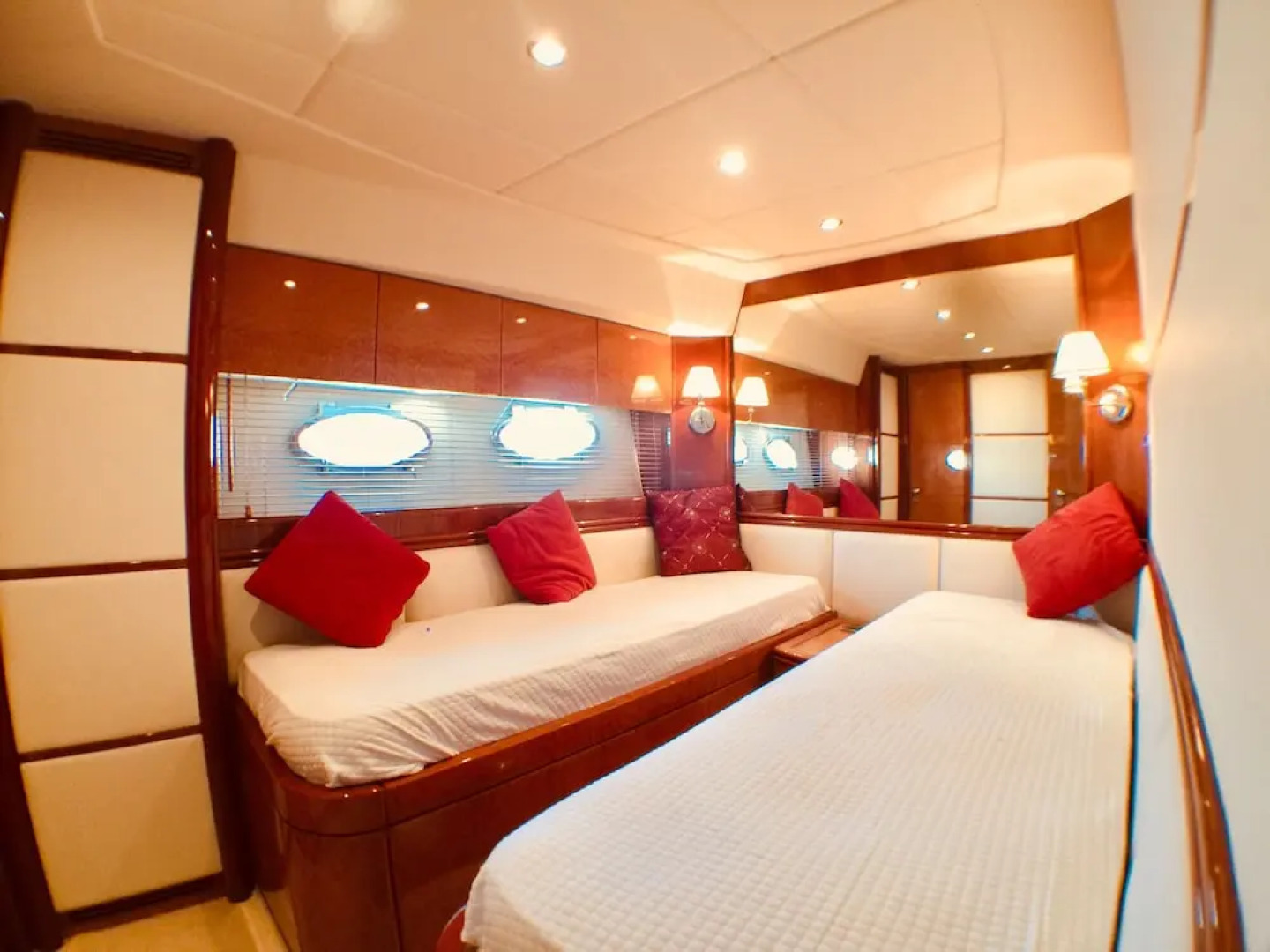 Easyacht Boat & Breakfast