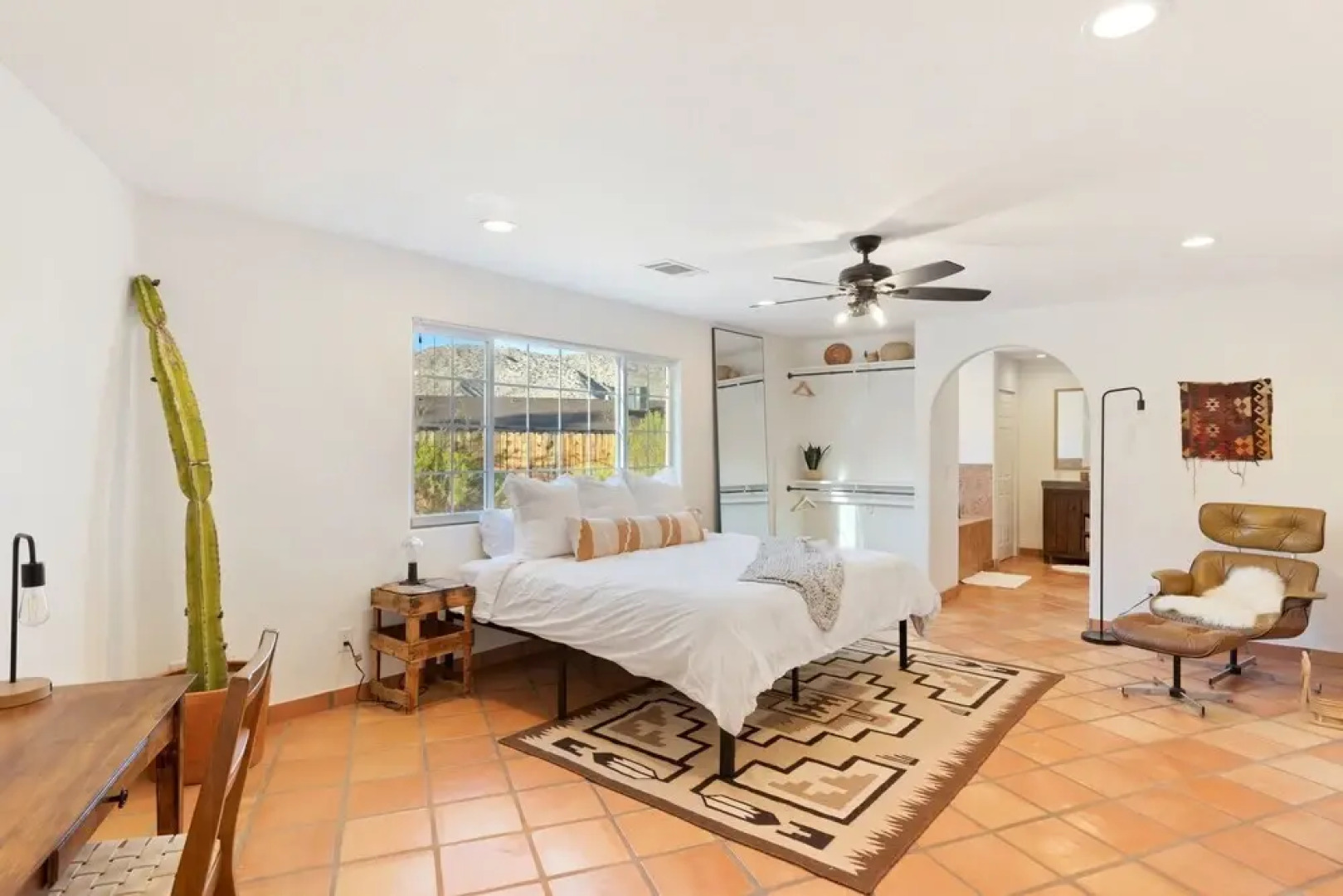 Casa Amarilla- Hot Tub,firepit,bbq &fantastic Yard For Families 4 Bedroom Home by RedAwning