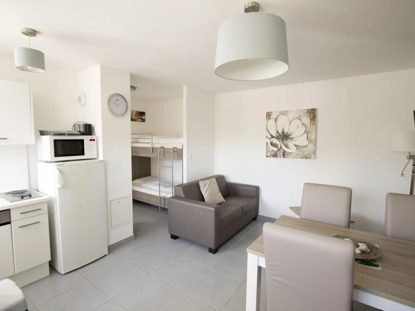 Modern apartment with dishwasher, beach at only 500 m.