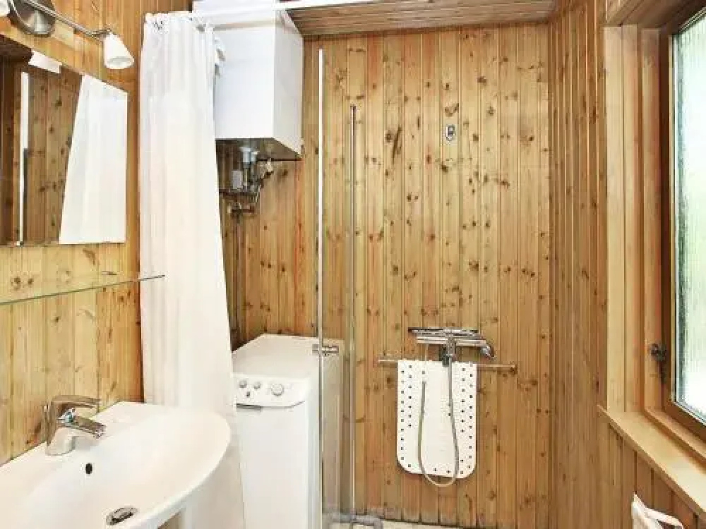 Three-Bedroom Holiday home in Læsø 3