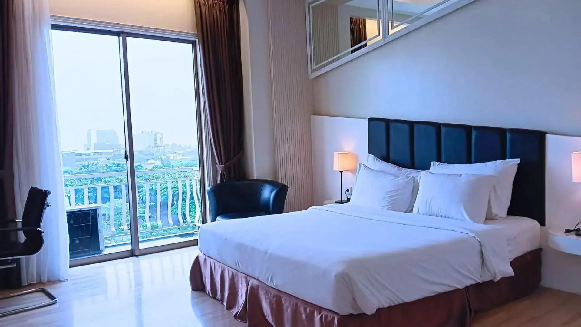 The Grantage Hotel & Sky Lounge